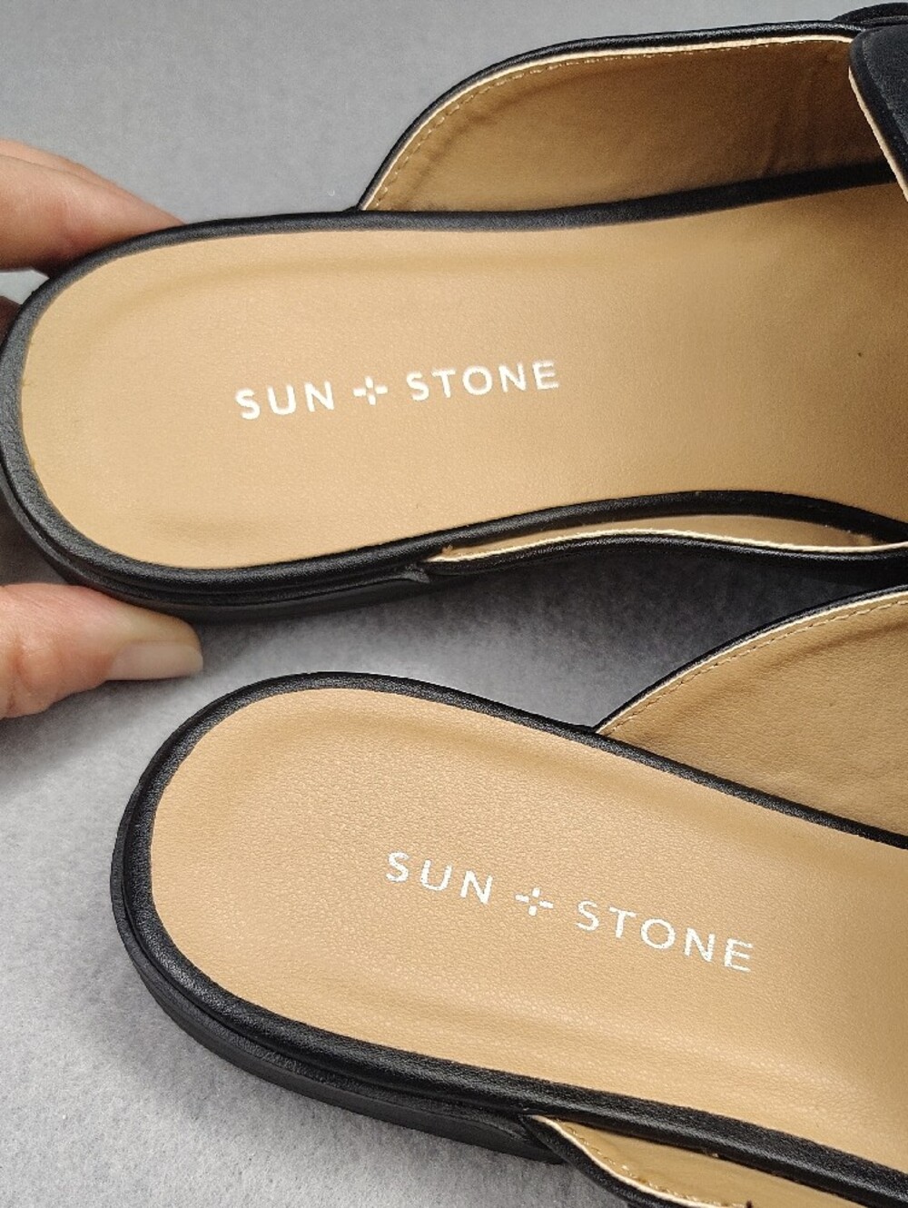 Sun + Stone Black Leather Chain Accent Slip-On Mules Size 10 - Picture 4 of 6